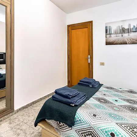 Апартаменты С 3-Мя Спальнями В Los Cristianos Apartman *